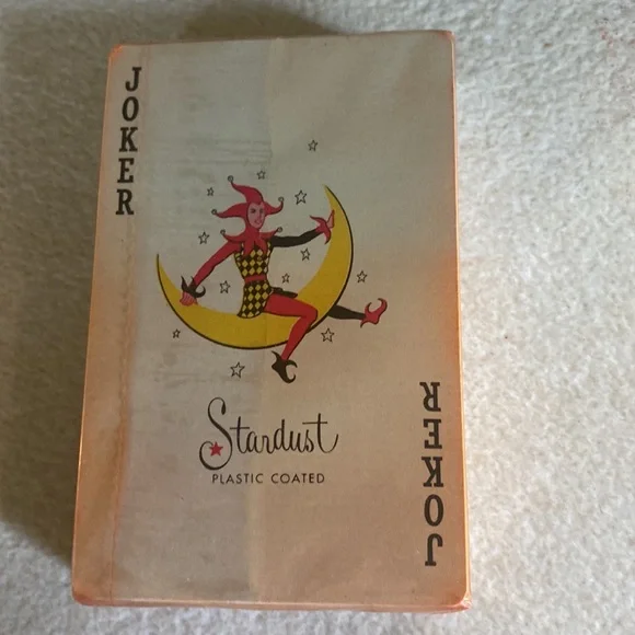 Vintage 4 slot wooden poker caddy with 100 clay/composite chips and sealed cards